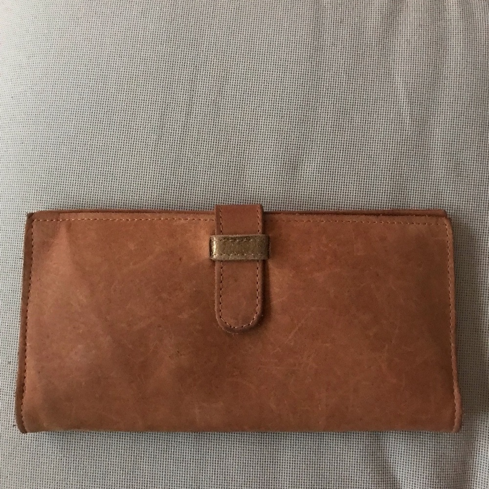 Sseko Designs Leather Wallet